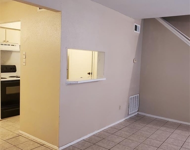 12511 Ashford Meadow Drive - Photo Thumbnail 9