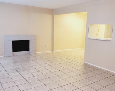 12511 Ashford Meadow Drive - Photo Thumbnail 3