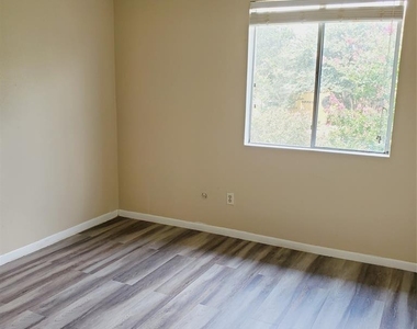 12511 Ashford Meadow Drive - Photo Thumbnail 11
