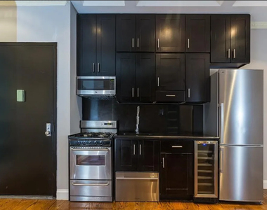 9 West 103rd Street - Photo Thumbnail 4