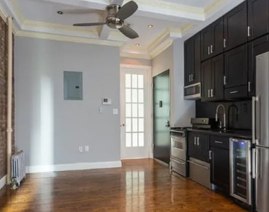 9 West 103rd Street - Photo Thumbnail 2