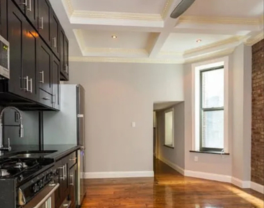 9 West 103rd Street - Photo Thumbnail 1