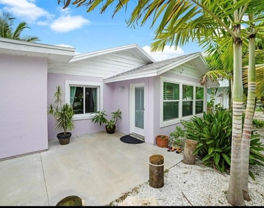 1210 Bay Palm Boulevard - Photo Thumbnail 4