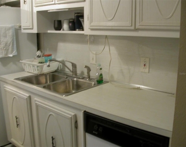 5217 81st Street N - Photo Thumbnail 7