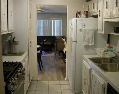 5217 81st Street N - Photo Thumbnail 4