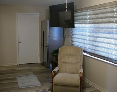 5217 81st Street N - Photo Thumbnail 15