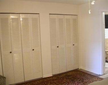 5217 81st Street N - Photo Thumbnail 8