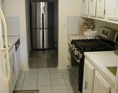 5217 81st Street N - Photo Thumbnail 5