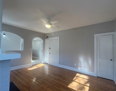 3303 W Empedrado Street - Photo Thumbnail 3