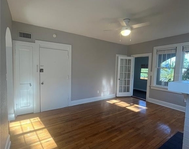 3303 W Empedrado Street - Photo Thumbnail 4