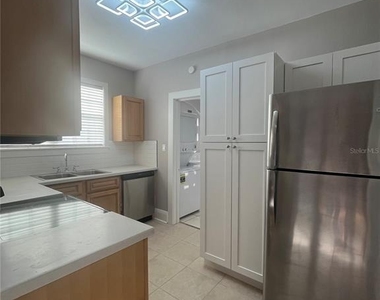 3303 W Empedrado Street - Photo Thumbnail 6