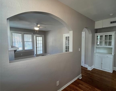 3303 W Empedrado Street - Photo Thumbnail 5