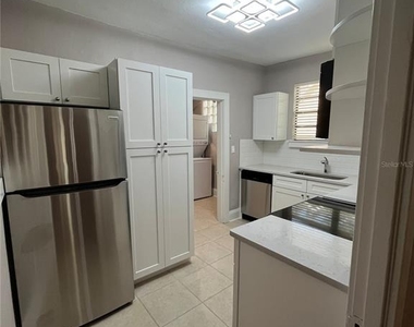 3303 W Empedrado Street - Photo Thumbnail 7