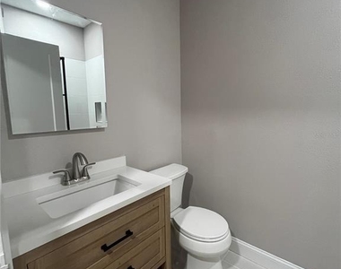 3303 W Empedrado Street - Photo Thumbnail 11