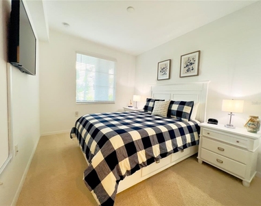 14071 Heritage Landing Boulevard - Photo Thumbnail 10