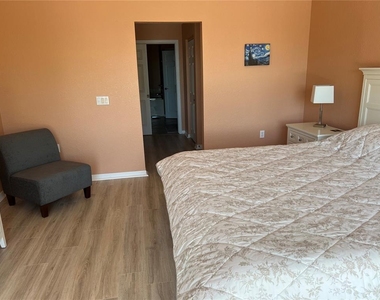 1188 N Tamiami Trail - Photo Thumbnail 10
