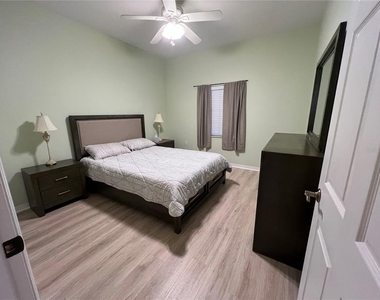1188 N Tamiami Trail - Photo Thumbnail 13