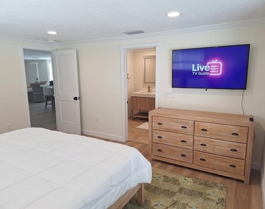 1203 Lyric Lane - Photo Thumbnail 10