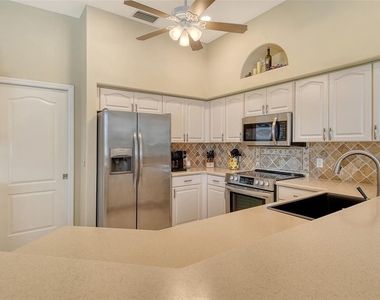 9477 Cedar Ridge Lane - Photo Thumbnail 7