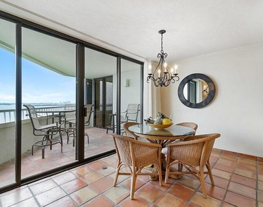 5070 N Ocean Drive - Photo Thumbnail 4