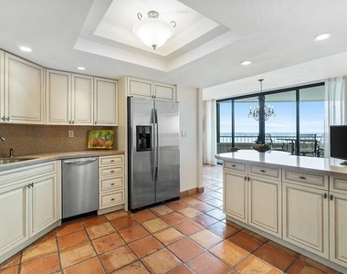 5070 N Ocean Drive - Photo Thumbnail 6