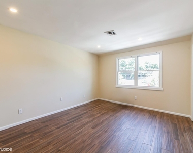 392 King Street - Photo Thumbnail 8
