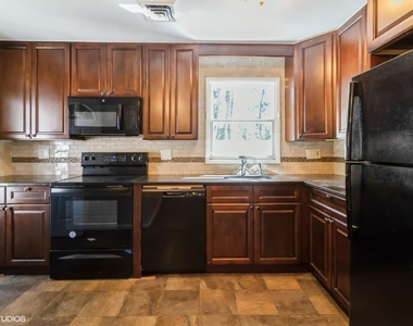 392 King Street - Photo Thumbnail 1