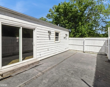 392 King Street - Photo Thumbnail 12