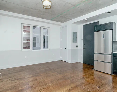 31-19 37th Street - Photo Thumbnail 5