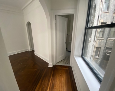  West 72nd Street - Photo Thumbnail 4
