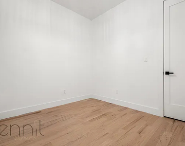 2039 Gates Avenue - Photo Thumbnail 9