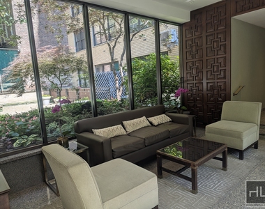East 49 Street - Photo Thumbnail 11