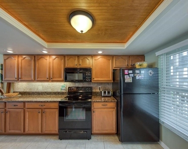 105 Island Way - Photo Thumbnail 12