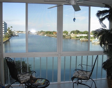 105 Island Way - Photo Thumbnail 2