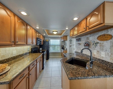 105 Island Way - Photo Thumbnail 14