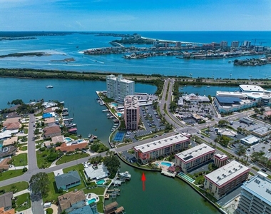 105 Island Way - Photo Thumbnail 5