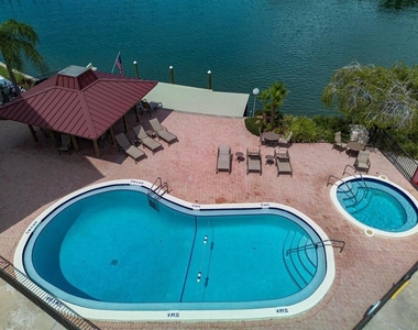 105 Island Way - Photo Thumbnail 4