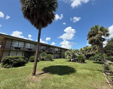 7900 S Orange Blossom Trail - Photo Thumbnail 13