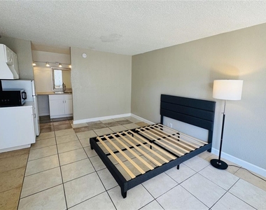 7900 S Orange Blossom Trail - Photo Thumbnail 1