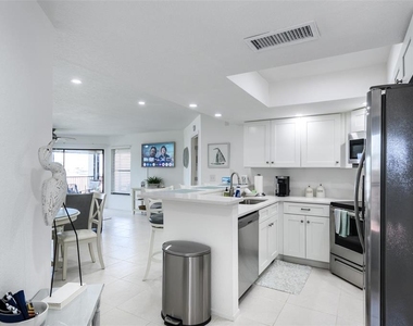 2601 W Marion Avenue - Photo Thumbnail 6