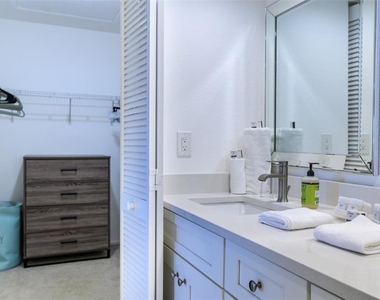 2601 W Marion Avenue - Photo Thumbnail 30