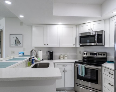 2601 W Marion Avenue - Photo Thumbnail 7