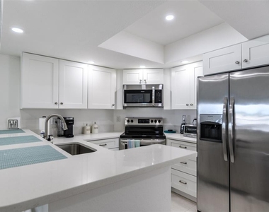 2601 W Marion Avenue - Photo Thumbnail 8