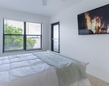 2601 W Marion Avenue - Photo Thumbnail 35