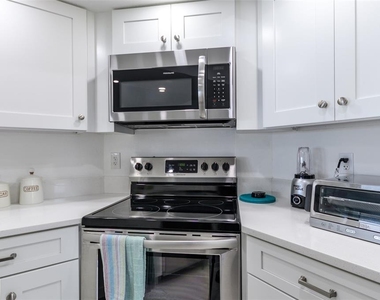 2601 W Marion Avenue - Photo Thumbnail 10