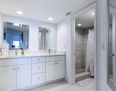 2601 W Marion Avenue - Photo Thumbnail 26