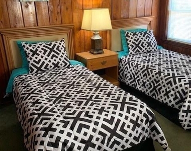 172 College Place - Photo Thumbnail 9