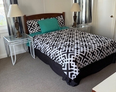 2142 Fairfield Beach Road - Photo Thumbnail 9