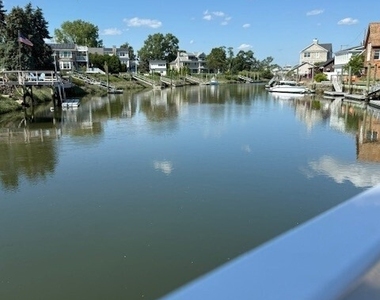 2142 Fairfield Beach Road - Photo Thumbnail 19
