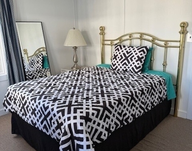 2142 Fairfield Beach Road - Photo Thumbnail 8